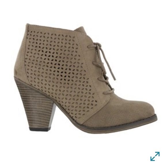 MIA taupe Lace Up Bootie NWT - Picture 2 of 8